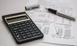 Cum îți faci un buget lunar realist în România, fără aplicații complicate